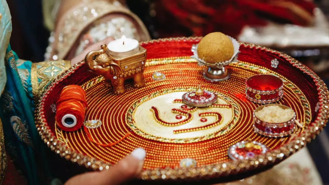 शादीशुदा जिंदगी में है परेशानी और आर्थिक तंगी? कुंडली में देवगुरु हैं कमजोर, इन उपायों को करने से मिलेगा फायदा शादीशुदा जिंदगी में है परेशानी और आर्थिक तंगी? कुंडली में देवगुरु हैं कमजोर, इन उपायों को करने से मिलेगा फायदा