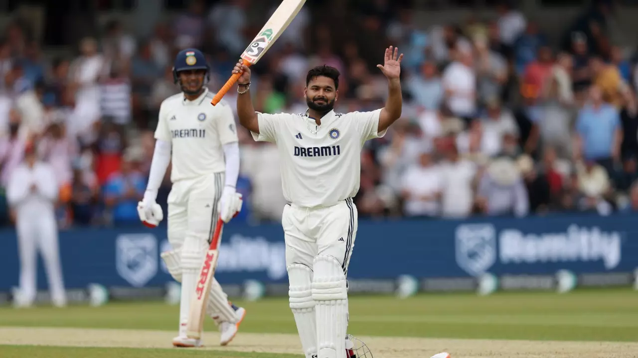 India Vs England First Test: पंत की धाकड़ बल्लेबाजी, इंग्लैंड में जड़ा तीसरा शतक; धोनी का बड़ा रिकॉर्ड किया ध्वस्त