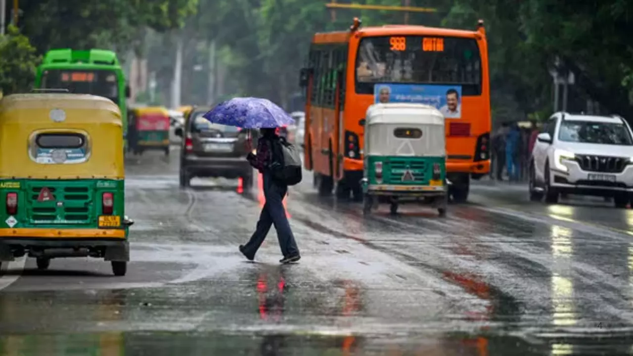 दिल्ली-यूपी से लेकर पहाड़ी राज्यों में होगी बारिश, IMD ने जारी किया अलर्ट; कब होगी मॉनसून की एंट्री?