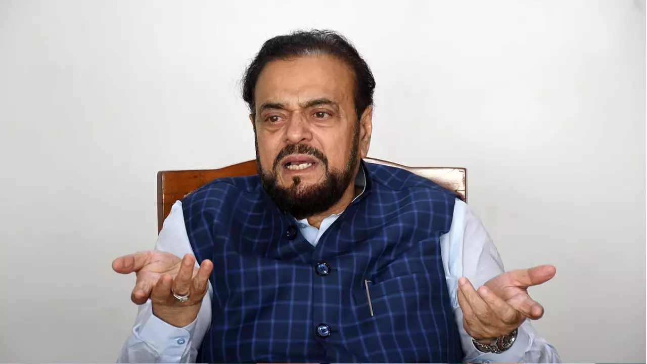 Maharashtra: पंढरपुर वारकरी पालकी पर दिए गए बयान से पलटे अबू आजमी, मांगी माफी, कहा- महायुति के...