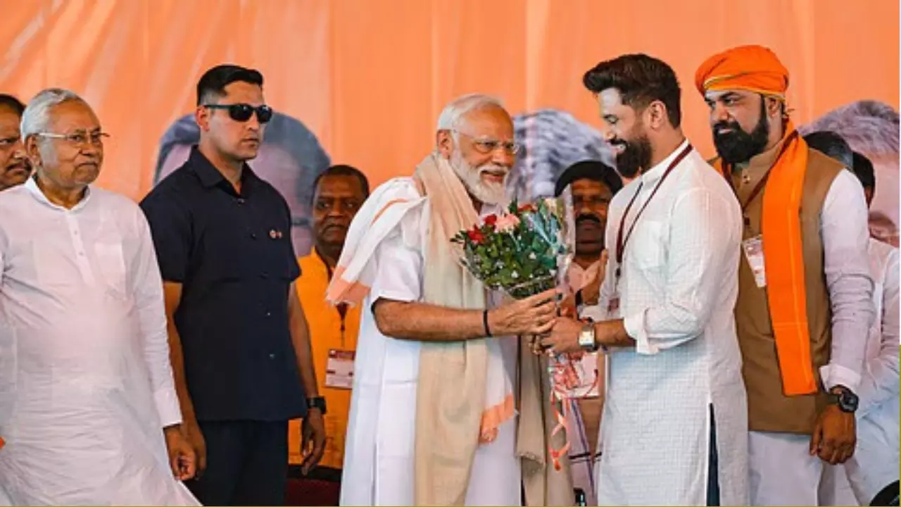 BJP-JDU अब जुड़वा भाई! NDA सीट बंटवारे में कैसे सिकंदर बन गए मोदी के हनुमान? जीतन राम मांझी को लगी ये चोट BJP-JDU अब जुड़वा भाई! NDA सीट बंटवारे में कैसे सिकंदर बन गए मोदी के हनुमान? जीतन राम मांझी को लगी ये चोट