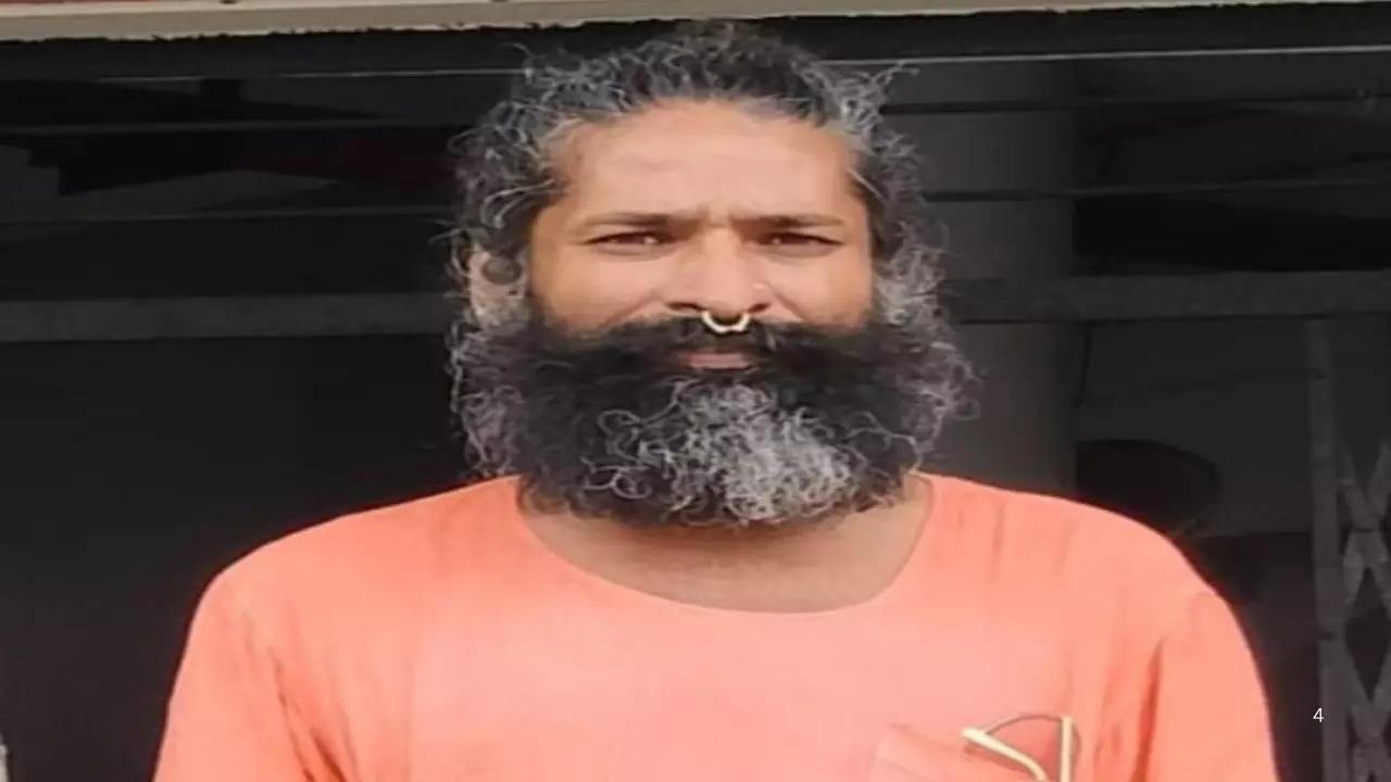 कौन है योगी कांतीलाल अग्रवाल? आश्रम की आड़ में ढोंग का धंधा, मिले सेक्स टॉय और नशीली गोलियां