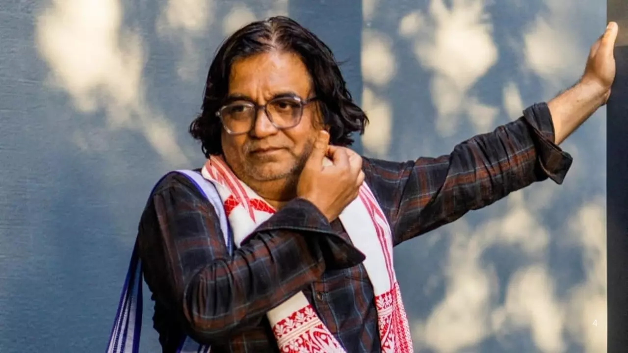 मिलिए ‘Panchayat 4’ के दमदार सांसद महोदय से, कौन हैं नेशनल अवॉर्ड विनर Swanand Kirkire?