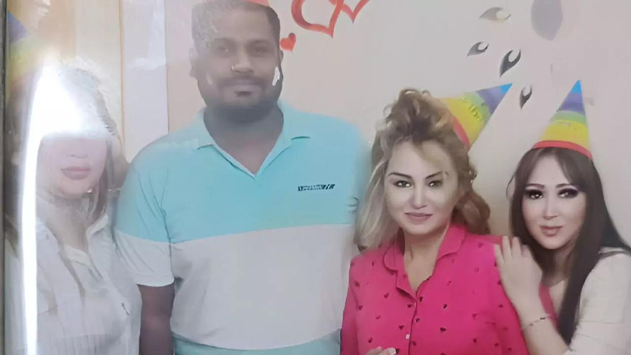 Lucknow Sex Racket: बार-बार प्राइवेट पार्ट की सर्जरी कराने वाली लोला कौन? सेक्स रैकेट से की इतनी कमाई कि...