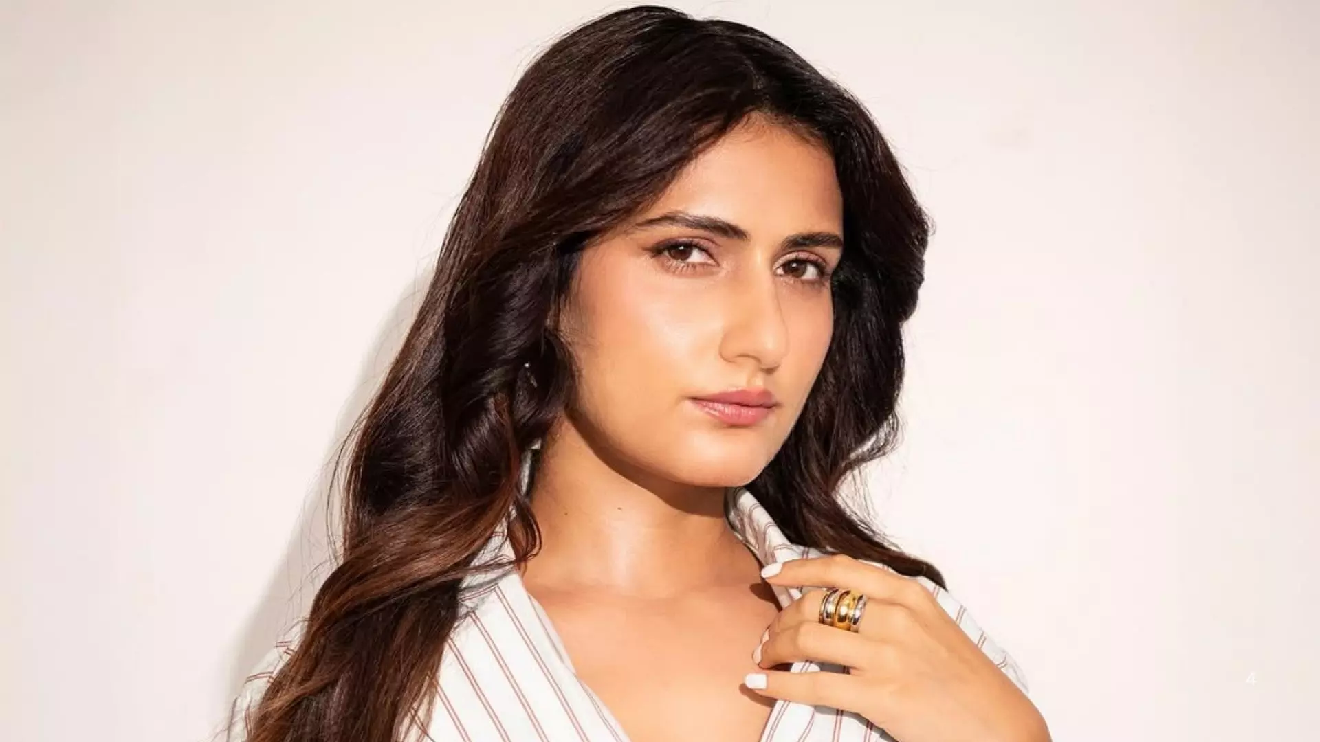 कई बार फ्लाइट में पड़े दौरे, बिगड़ा मानसिक संतुलन! Fatima Sana Shaikh  ने मिर्गी को बताया सामाजिक कलंक