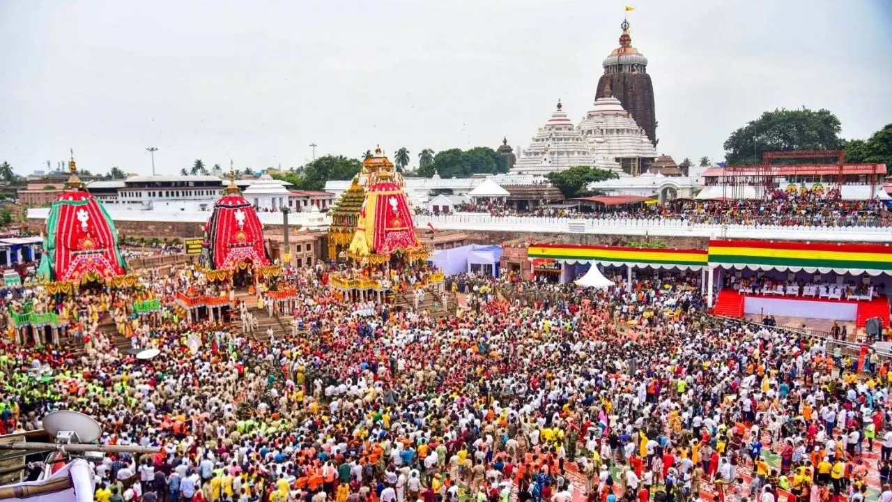 श्रद्धा की भीड़ में दब गई ज़िंदगी! पुरी रथ यात्रा में भगदड़ से 3 की मौत, कई घायल; जानें कैसे बनी भयावह स्थिति?