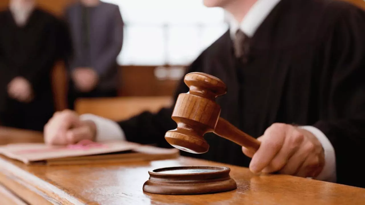 डांस के बहाने शिक्षक ने नाबालिग को बनाया हवस का शिकार, अब कोर्ट ने दे दी ये सजा डांस के बहाने शिक्षक ने नाबालिग को बनाया हवस का शिकार, अब कोर्ट ने दे दी ये सजा