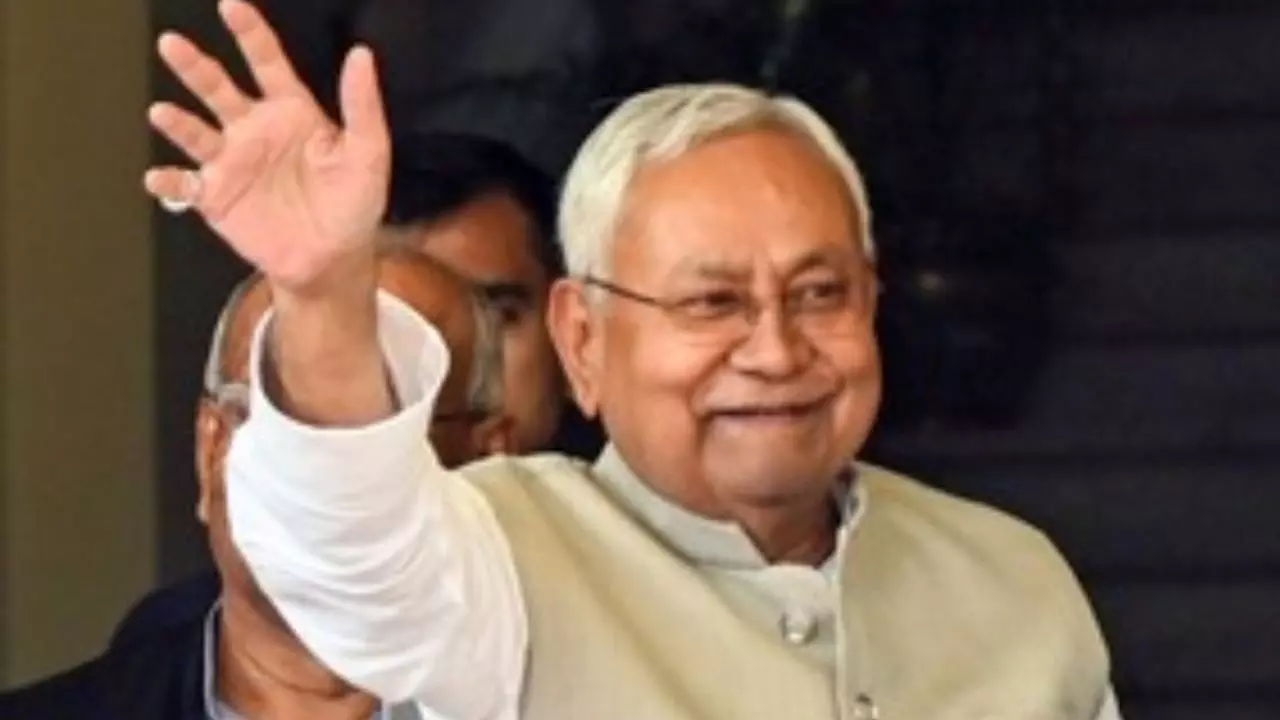 बिहार में 50-50 हजार रुपये पाने के लिए Aadhaar वेरिफिकेशन जरूरी, CM नीतीश ने इस योजना में किया बदलाव