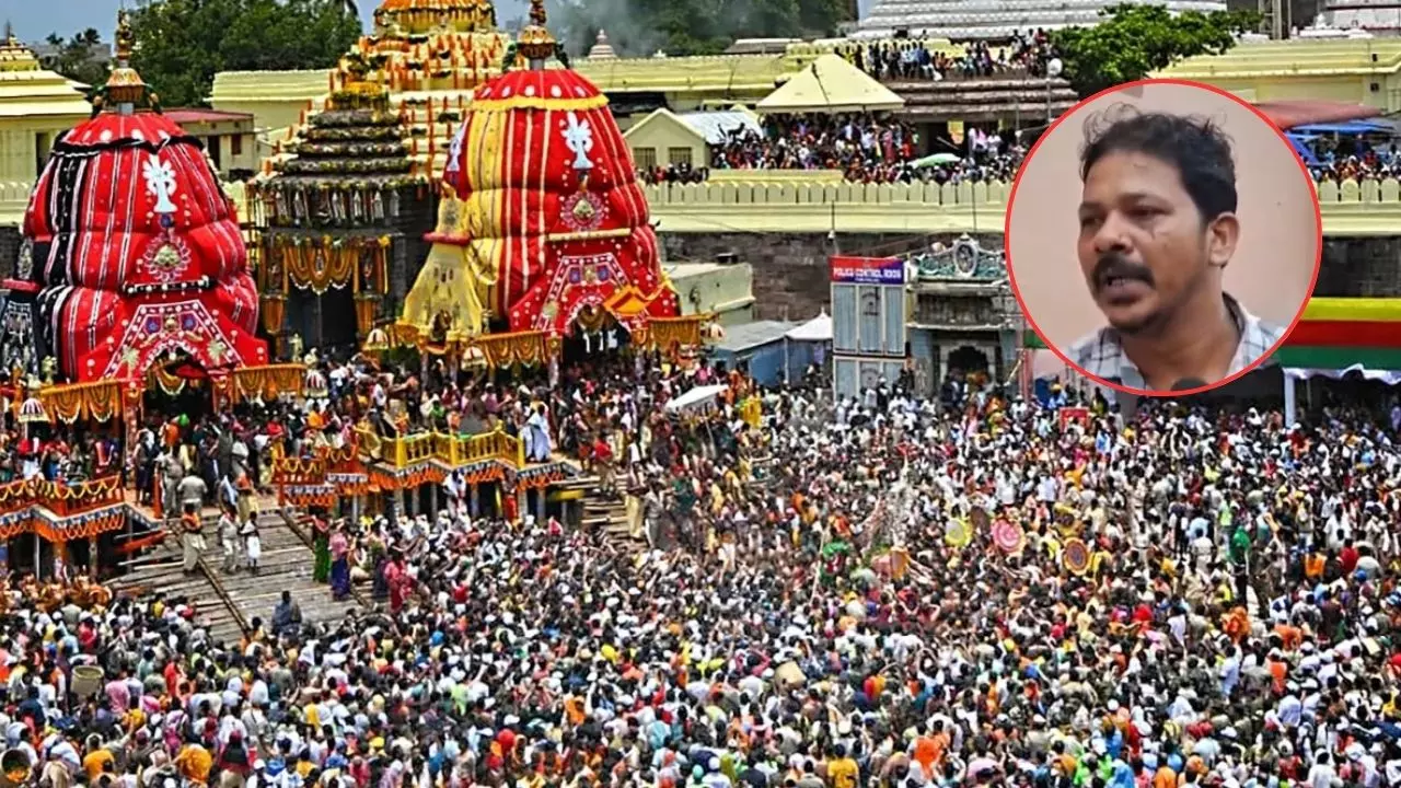 प्लास्टिक शीट से हुई फिसलन और ट्रक की वजह से भगदड़, कोई मदद को नहीं आया; पीड़ितों ने बताई हादसे की पूरी कहानी प्लास्टिक शीट से हुई फिसलन और ट्रक की वजह से भगदड़, कोई मदद को नहीं आया; पीड़ितों ने बताई हादसे की पूरी कहानी