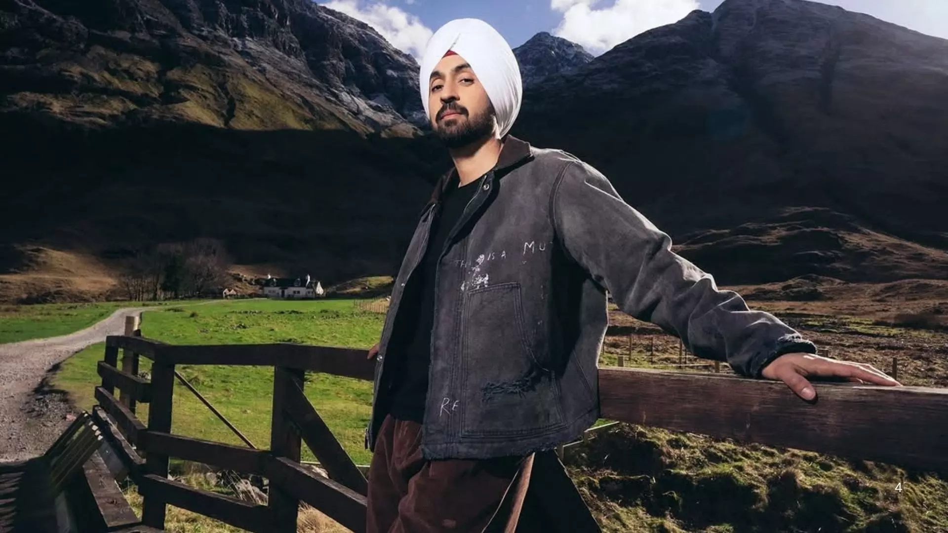 भारत में बैन, पाकिस्तान में हाउसफुल रही Sardaar Ji 3, दो दिन में छापे करोड़ों; Diljit Dosanjh ने ट्रोलर्स को दिया जवाब भारत में बैन, पाकिस्तान में हाउसफुल रही Sardaar Ji 3, दो दिन में छापे करोड़ों; Diljit Dosanjh ने ट्रोलर्स को दिया जवाब