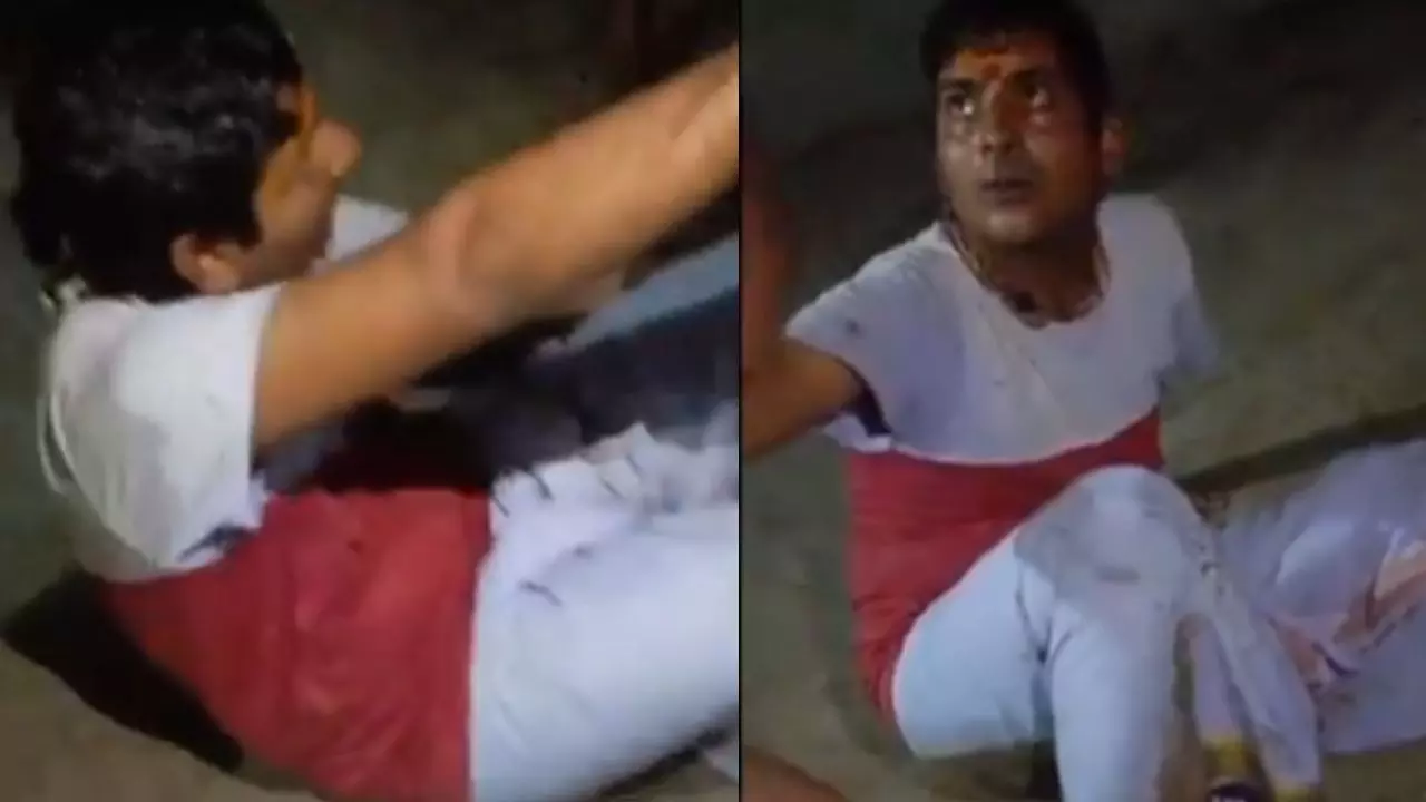 बीमारी या गंदी हरकत! यूपी में एक और कथावाचक की पिटाई, महिला ने लगाया छेड़छाड़ का आरोप, फिर...