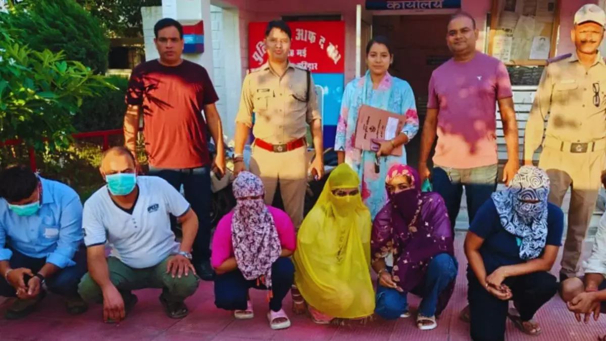 हरिद्वार में सेक्स रैकेट का भंडाफोड़, होटल से कॉल गर्ल्स-ग्राहक रंगेहाथ पकड़े गए, पंजाब की दो बहनों समेत 7 गिरफ्तार; सरगना फरार