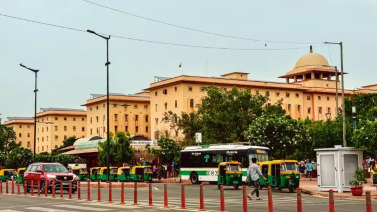 सुस्ती नहीं, फाइलें निपटाओ! मंत्रियों के दफ्तरों को पहली बार भेजा गया सख्त संदेश, दो महीने से लंबित फाइलों पर तुरंत हो कार्रवाई सुस्ती नहीं, फाइलें निपटाओ! मंत्रियों के दफ्तरों को पहली बार भेजा गया सख्त संदेश, दो महीने से लंबित फाइलों पर तुरंत हो कार्रवाई
