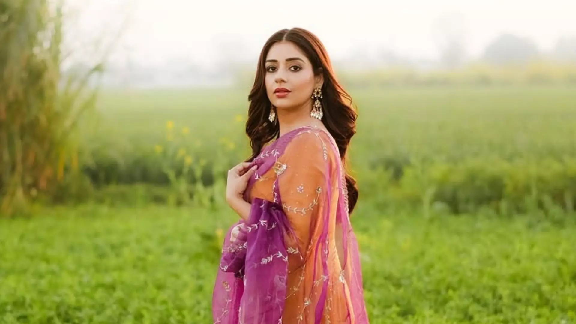 Surmedani फेम Tania के पिता पर हमला, इलाज के दौरान अस्पताल में बदमाशों ने बरसाईं गोलियां Surmedani फेम Tania के पिता पर हमला, इलाज के दौरान अस्पताल में बदमाशों ने बरसाईं गोलियां