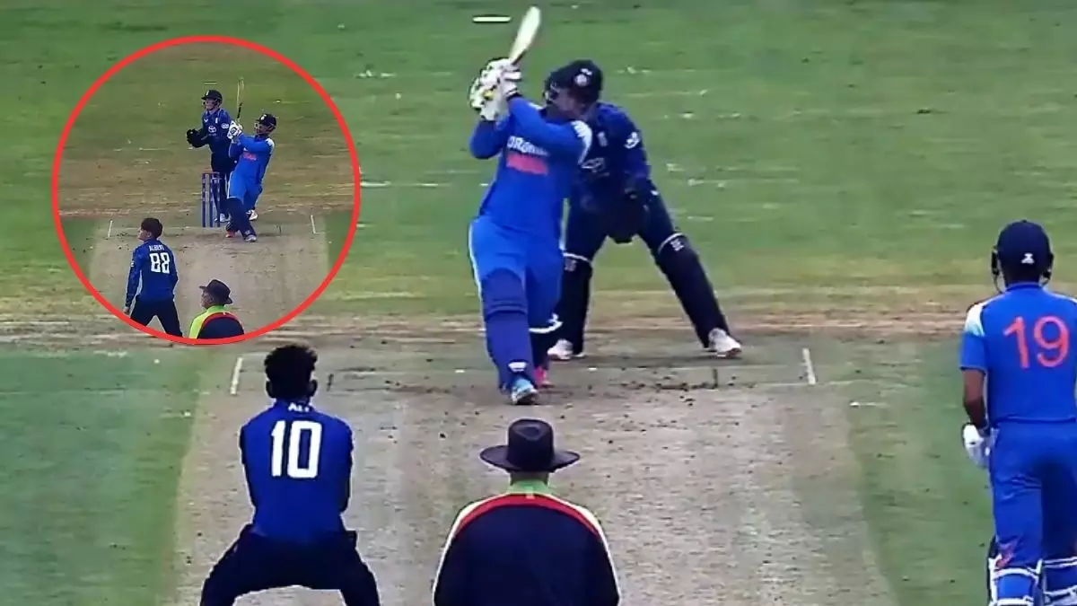 13 चौके, 10 छक्के ...  इंग्लैंड के खिलाफ 52 गेंद में सेंचुरी जड़ वैभव सूर्यवंशी ने रचा इतिहास, कमेंटेटर बोले- युवराज का सुपरचार्ज वर्जन