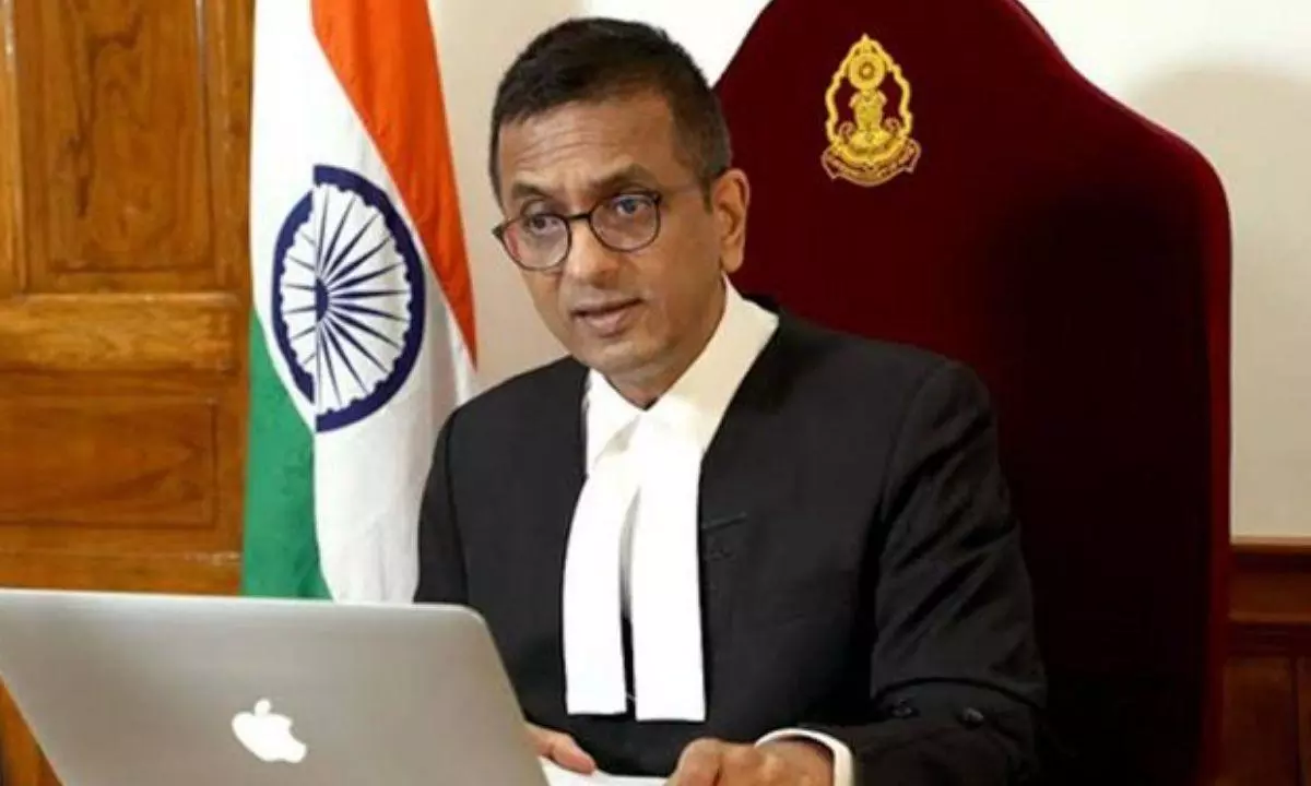 अब बंगला खाली करना ही पड़ेगा... सुप्रीम कोर्ट ने पूर्व CJI डीवाई चंद्रचूड़ को भेजा नोटिस, जानें पूरा मामला अब बंगला खाली करना ही पड़ेगा... सुप्रीम कोर्ट ने पूर्व CJI डीवाई चंद्रचूड़ को भेजा नोटिस, जानें पूरा मामला