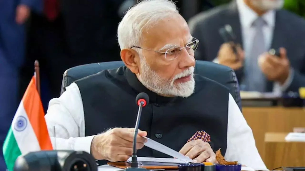 PM मोदी की BRICS में फटकार- आतंकवाद पर चुप समर्थन भी गुनाह के बराबर! पहलगाम हमला भारत पर नहीं पूरी मानवता पर PM मोदी की BRICS में फटकार- आतंकवाद पर चुप समर्थन भी गुनाह के बराबर! पहलगाम हमला भारत पर नहीं पूरी मानवता पर