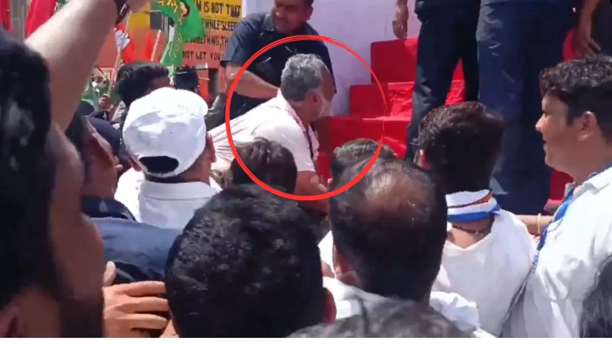 कोई अपमान नहीं हुआ, मेरे पैर में चोट लगी थी... तेजस्वी-राहुल के ट्रक पर चढ़ने से रोकने को लेकर पप्पू यादव ने तोड़ी चुप्पी