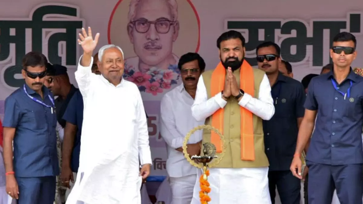 बिहार में महिलाओं के लिए बनेगा 100 पिंक टॉयलेट, केवल महिलाएं ही करेंगी संचालन; नीतीश सरकार का बड़ा एलान बिहार में महिलाओं के लिए बनेगा 100 पिंक टॉयलेट, केवल महिलाएं ही करेंगी संचालन; नीतीश सरकार का बड़ा एलान