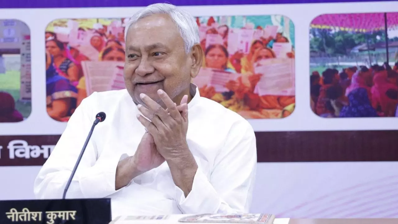 नीतीश सरकार का बड़ा धमाका! आज 1.11 करोड़ लाभार्थियों के खाते में आएंगे 1227 करोड़ रुपये