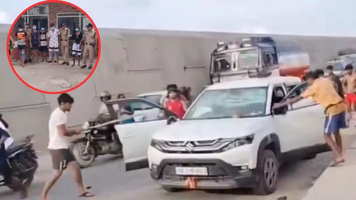 भक्ति की राह पर बवाल क्यों? कांवड़ियों की गुंडागर्दी के वायरल वीडियो से मचा बवाल, उत्तराखंड से लेकर यूपी तक तनाव भक्ति की राह पर बवाल क्यों? कांवड़ियों की गुंडागर्दी के वायरल वीडियो से मचा बवाल, उत्तराखंड से लेकर यूपी तक तनाव