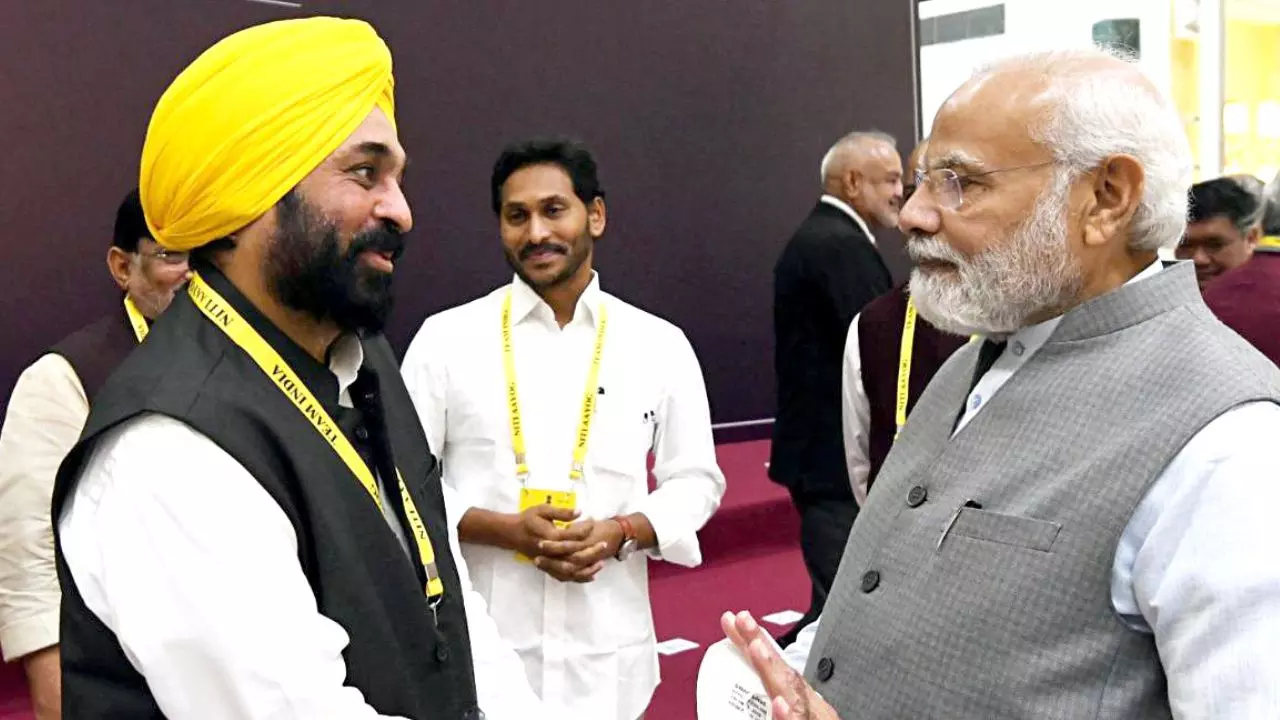 बिरयानी पर तोहमत, विदेश दौरों पर तंज : आखिर क्यों पीएम मोदी को बार-बार निशाने पर ले रहे हैं भगवंत मान? बिरयानी पर तोहमत, विदेश दौरों पर तंज : आखिर क्यों पीएम मोदी को बार-बार निशाने पर ले रहे हैं भगवंत मान?
