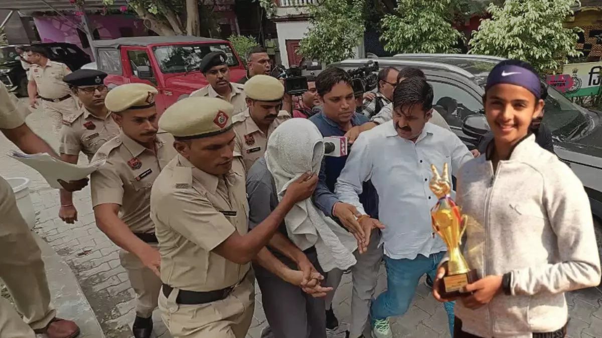 प्यार की कीमत थी मौत? राधिका यादव की हत्या ने देश को झकझोरा, पड़ोसी ने किया सनसनीखेज खुलासा; पढ़ें Top Updates
