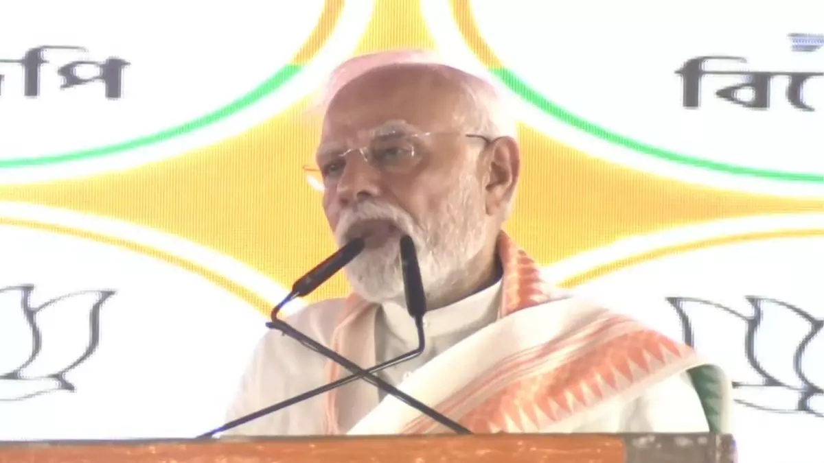 बंगाल में घुसपैठ को बढ़ावा दे रही टीएमसी सरकार... दुर्गापुर में ममता बनर्जी पर जमकर बरसे पीएम मोदी; भाषण की 10 बड़ी बातें