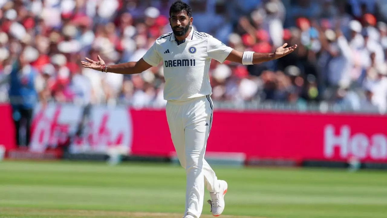 INDvsENG- Old Trafford Test- क्या बुमराह अगले टेस्ट में फ़िर बाहर बैठेंगे? दिग्गज क्रिकेटरों ने दिए तीखे बयान INDvsENG- Old Trafford Test- क्या बुमराह अगले टेस्ट में फ़िर बाहर बैठेंगे? दिग्गज क्रिकेटरों ने दिए तीखे बयान