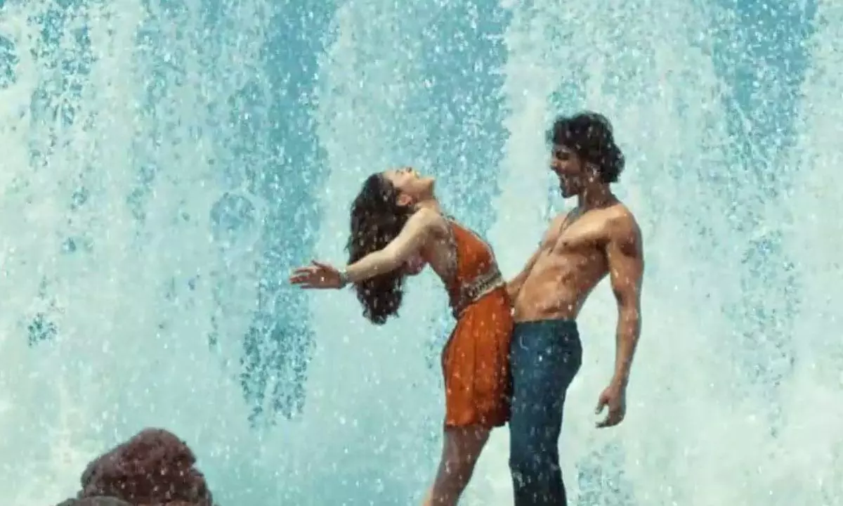 Saiyaara Twitter Review: मोहित सूरी का कमबैक, नए पैकेजिंग में पुराना माल, अहान और अनीत ने जीता फैंस का दिल
