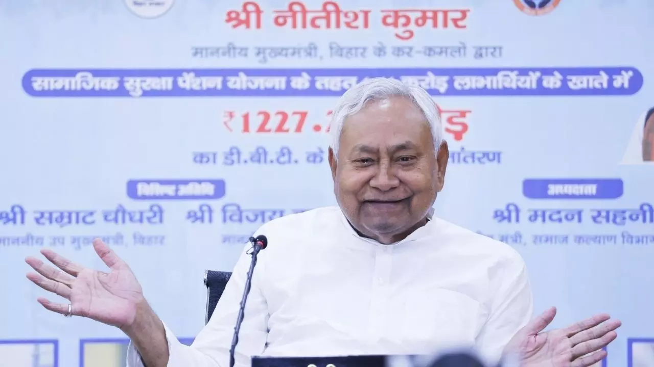 गरीब हो या अमीर, सबको मिलेगा बिजली का फ्री ऑफर! नीतीश के Free वादे को लेकर समझें पूरा गणित