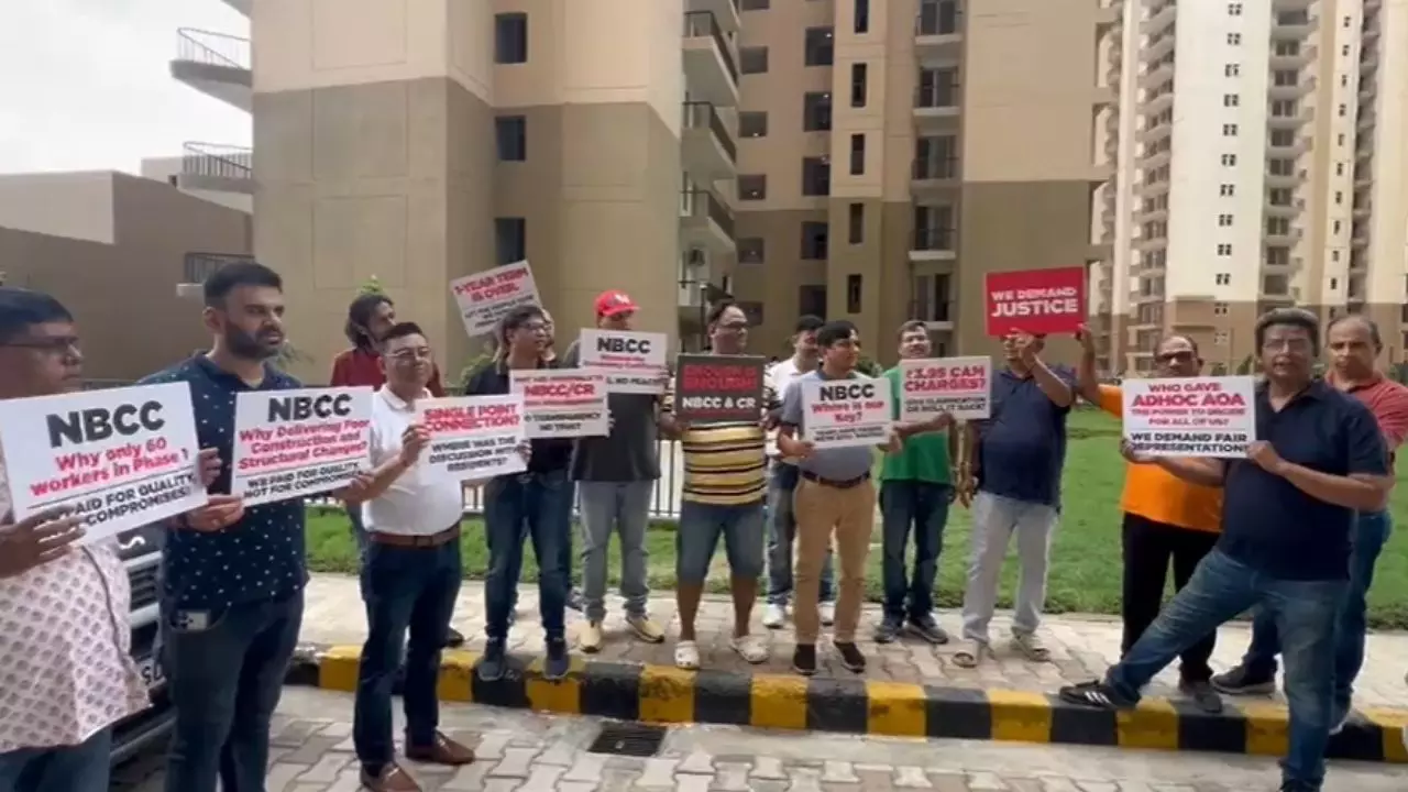 Noida: पैसा भरपूर लेकिन सुविधाएं बदतर...Amrapali HeartBeat City में Buyers के साथ ऐसा अन्याय क्यों? Noida: पैसा भरपूर लेकिन सुविधाएं बदतर...Amrapali HeartBeat City में Buyers के साथ ऐसा अन्याय क्यों?