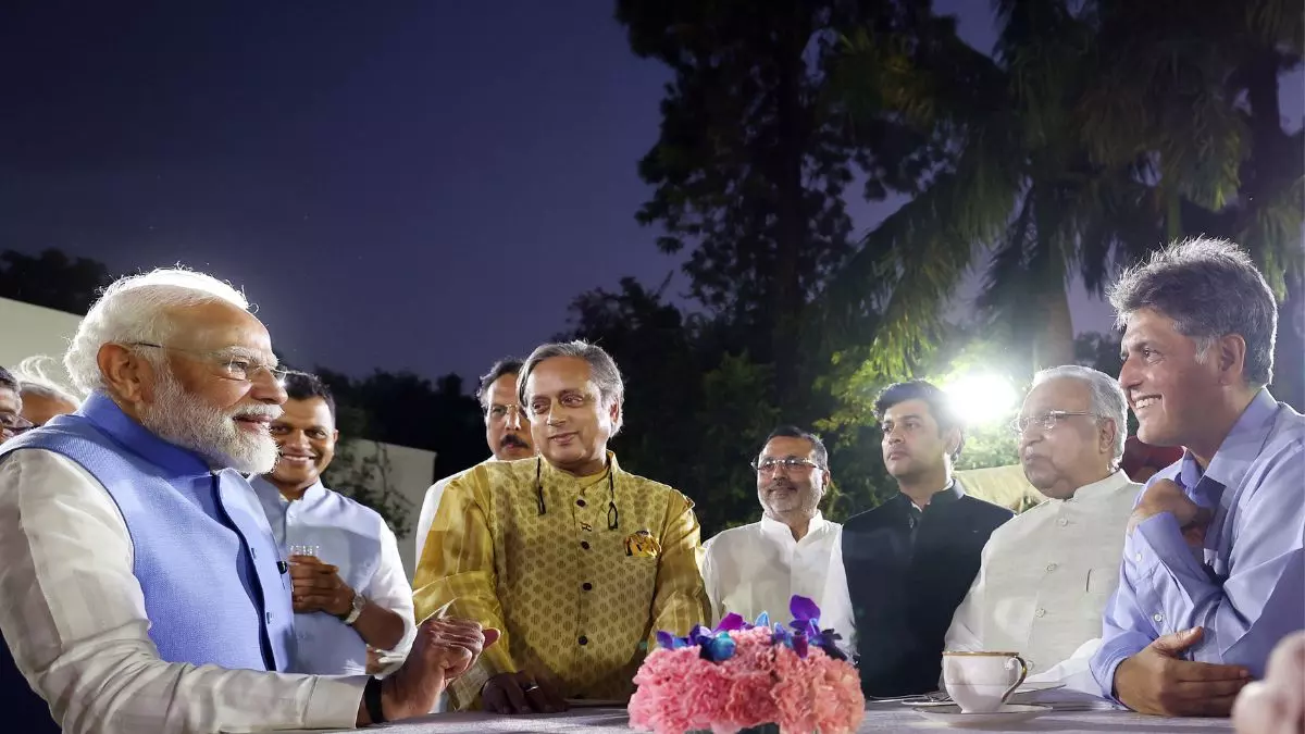 कांग्रेस में थरूर दरकिनार? मुरलीधरन बोले- अब वो हमारे नहीं रहे, अपना रास्ता चुन लें