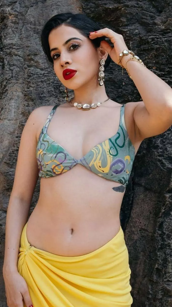 urfi javed sexy pic