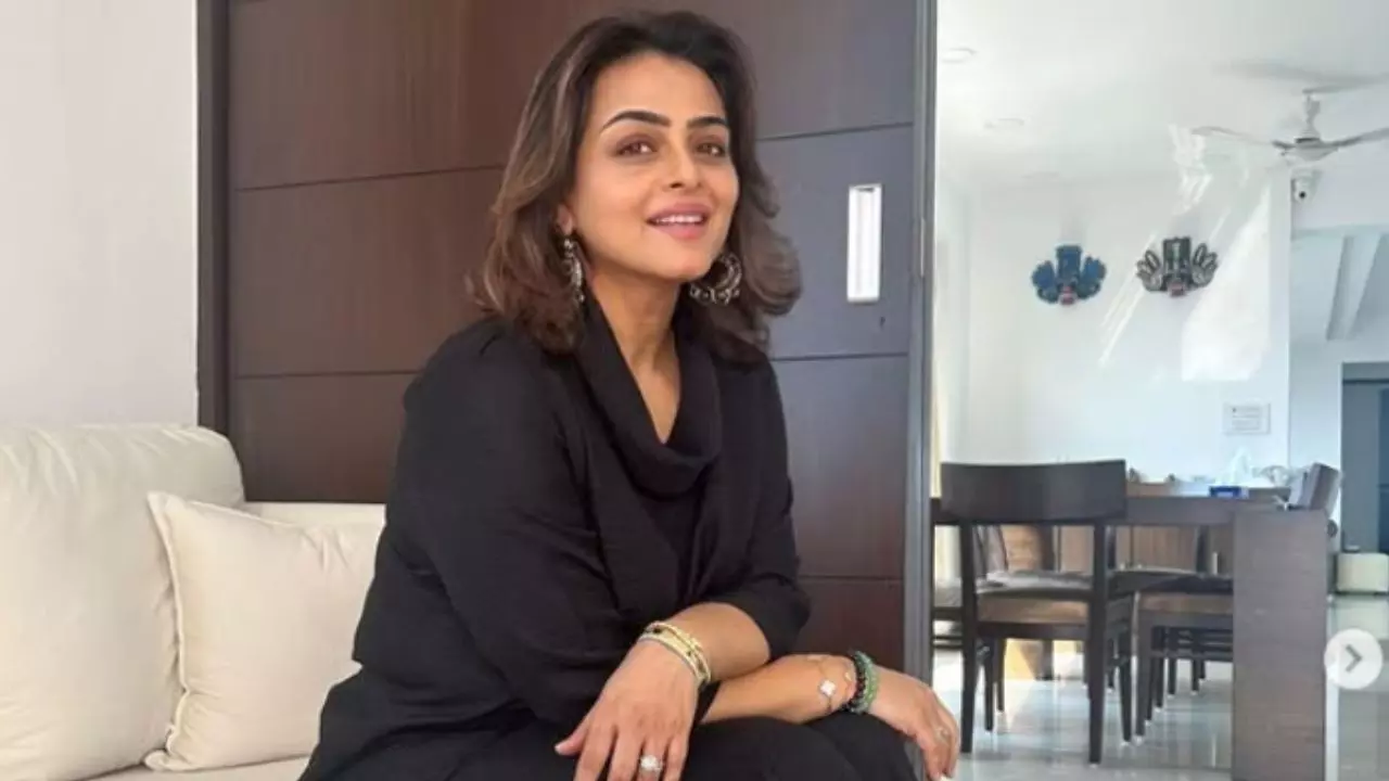 Shilpa Shirodkar को लगी थी गोली.. मम्मी-पापा के थे 20-25 मिस्ड कॉल..., एक्ट्रेस ने अपनी मौत की अफवाह का बताया सच Shilpa Shirodkar को लगी थी गोली.. मम्मी-पापा के थे 20-25 मिस्ड कॉल..., एक्ट्रेस ने अपनी मौत की अफवाह का बताया सच