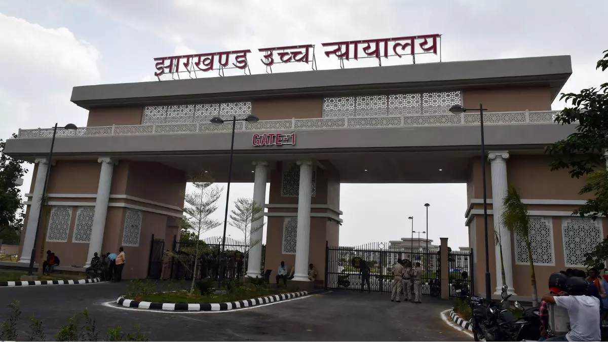 एक ने कहा फांसी दो, दूसरे ने कहा बरी करो: पाकुड़ SP मर्डर पर झारखंड HC में 2 जजों के अलग-अलग आदेश से मचा बवाल