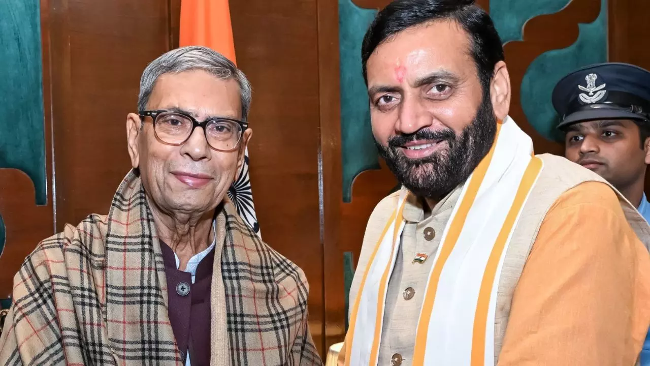कभी वाजपेयी के चहेते कहे जाने वाले आशीम कुमार घोष कौन? अब हरियाणा के 19वें राज्यपाल के रूप में ली शपथ कभी वाजपेयी के चहेते कहे जाने वाले आशीम कुमार घोष कौन? अब हरियाणा के 19वें राज्यपाल के रूप में ली शपथ