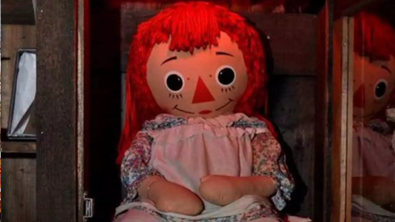 पैरानॉर्मल एक्सपर्ट Dan Rivera की मौत के पीछे Annabelle! हादसे के बाद कहां गायब हो गई शैतानी गुड़िया?