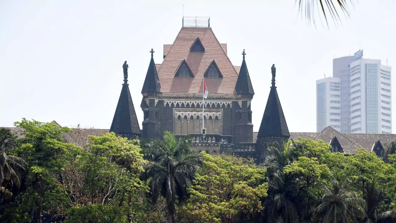 Mumbai Train Blasts 2006: HC के फैसले के बाद पीड़ित परिवारों में गुस्सा, पूछा - क्या हमें और 19 साल इंतजार करना पड़ेगा?
