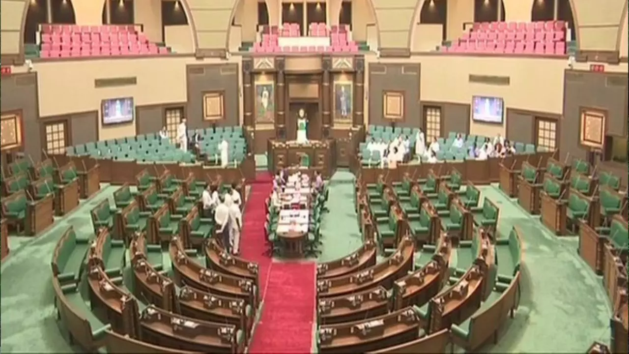 यह लोकतंत्र की हत्या है! मध्य प्रदेश विधानसभा मानसून सत्र से पहले क्यों भिड़ गए सत्ता पक्ष और विपक्ष? यह लोकतंत्र की हत्या है! मध्य प्रदेश विधानसभा मानसून सत्र से पहले क्यों भिड़ गए सत्ता पक्ष और विपक्ष?