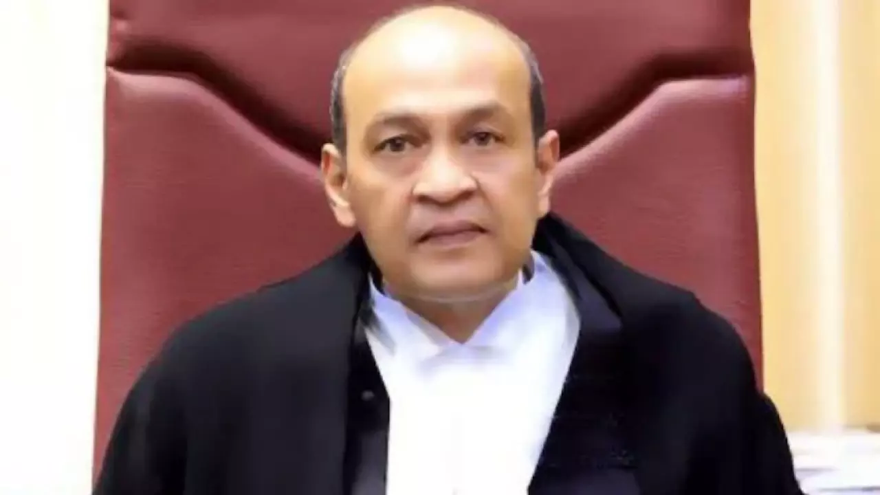 सुप्रीम कोर्ट में ‘XXX’ के नाम से याचिका, ऐसा करने वाला कोई आम आदमी नहीं, खुद जज हैं! क्यों छिपाई पहचान? सुप्रीम कोर्ट में ‘XXX’ के नाम से याचिका, ऐसा करने वाला कोई आम आदमी नहीं, खुद जज हैं! क्यों छिपाई पहचान?