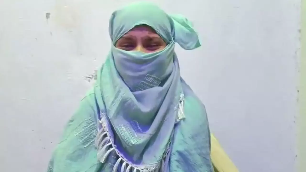 VIDEO: मैं पढ़ रही थी, उसने पैंट उतारकर प्राइवेट पार्ट...रख दिया; मुस्लिम छात्रा ने बताया जोगी के भेष में आया युवक