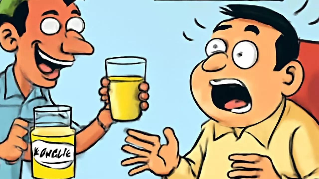 सरकारी ऑफिस में शर्मनाक हरकत, अफसर ने मांगा पानी, चपरासी ने दिया पेशाब