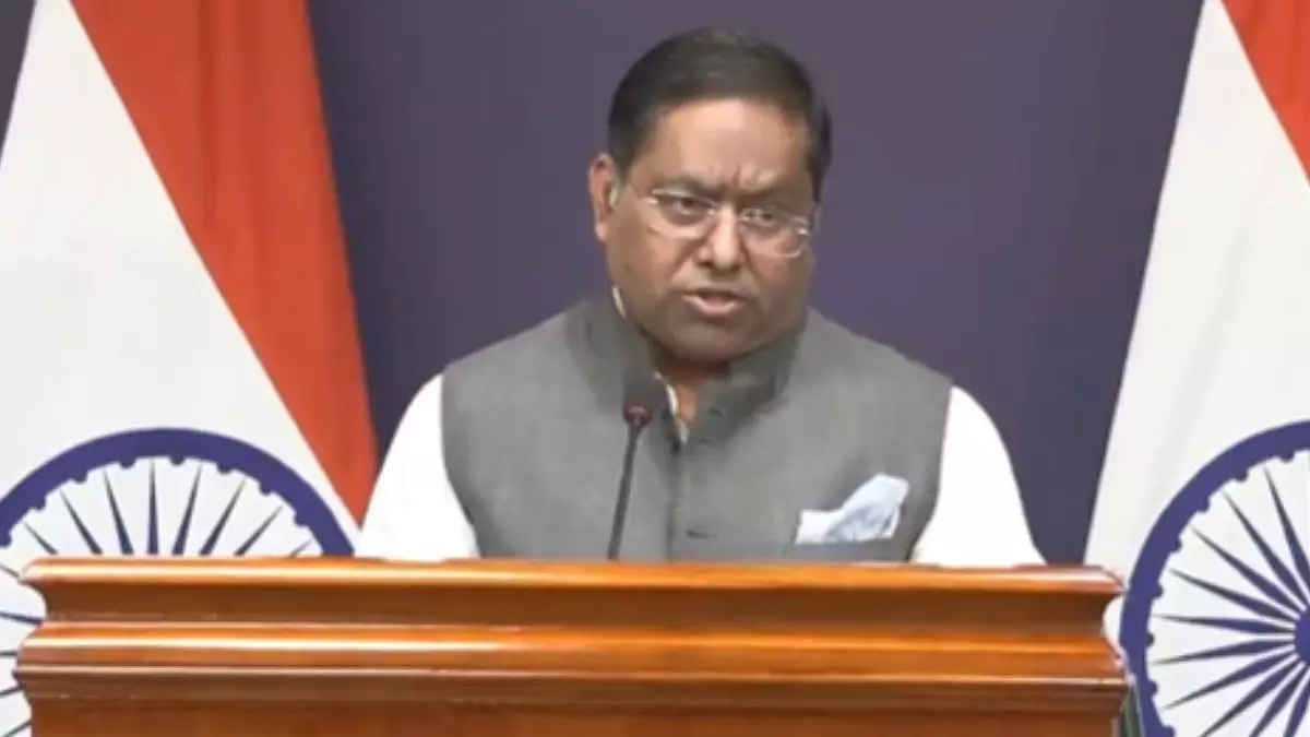 भारत ने फिर जताया अमेरिका से रिश्तों में भरोसा, ट्रंप के टैरिफ लगाने के फैसले को बताया तीसरे देश के चश्मे से देखा गया नजरिया भारत ने फिर जताया अमेरिका से रिश्तों में भरोसा, ट्रंप के टैरिफ लगाने के फैसले को बताया तीसरे देश के चश्मे से देखा गया नजरिया