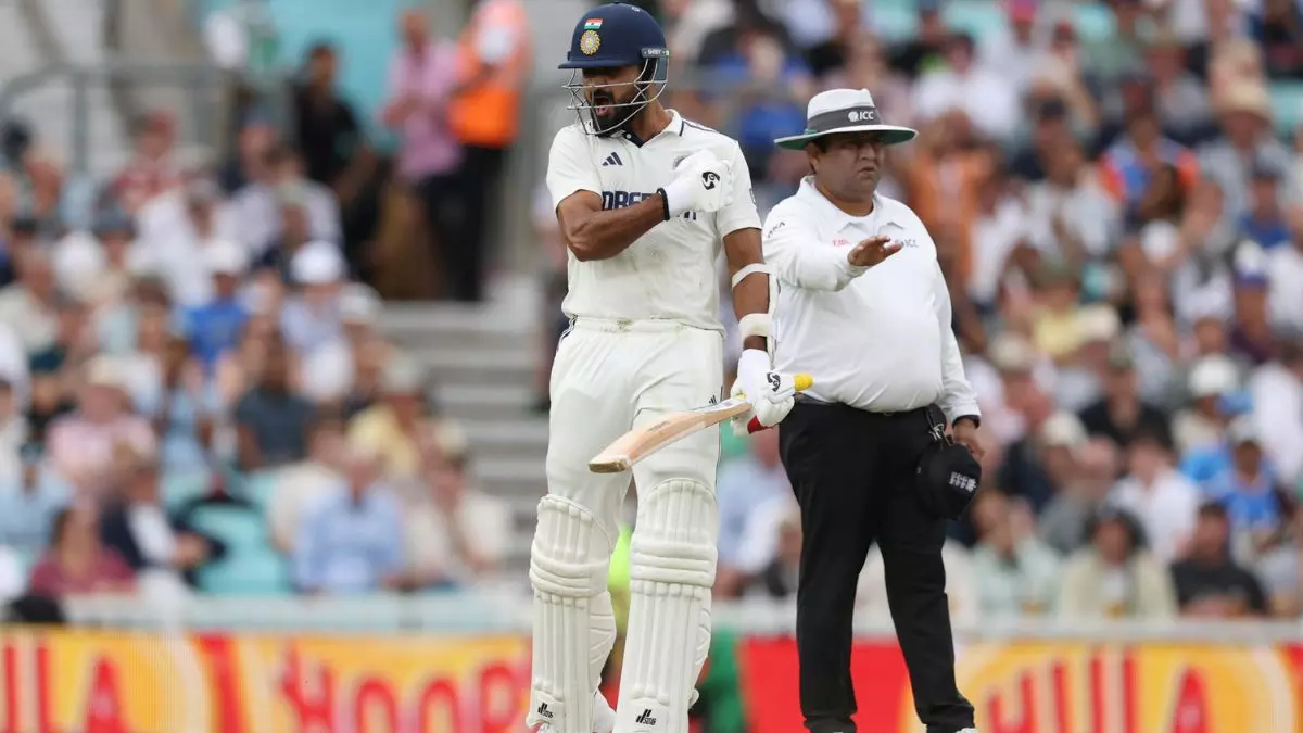 नाइटवाचमैन आकाश दीप ने जड़ी टेस्ट करियर की पहली फिफ्टी, लेकिन नहीं तोड़ पाए अमित मिश्रा का रिकॉर्ड