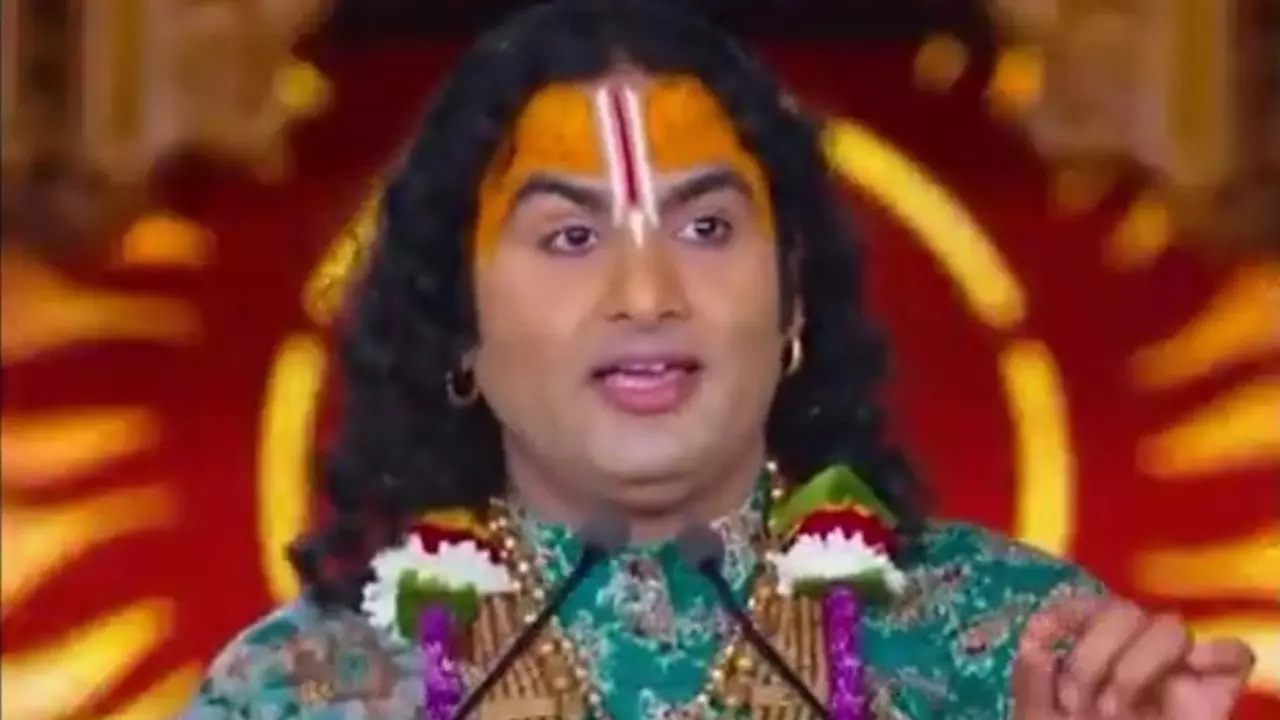 पहले बेटे पर लगाया उत्पीड़न का आरोप अब... जानें कथावाचक अनिरुद्धाचार्य के पिता ने क्यों दी VIRAL VIDEO पर सफाई