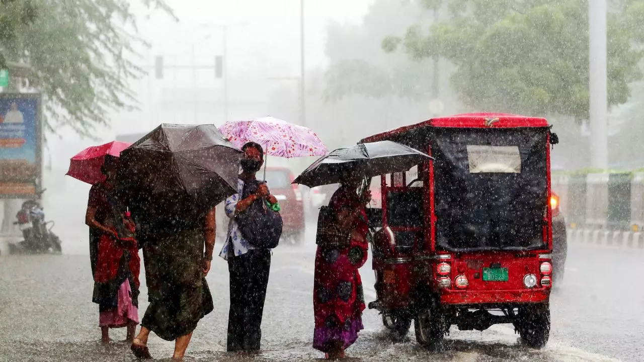 दिल्ली-NCR में हो सकती है भारी बारिश, यूपी-बिहार में भी IMD ने आंधी-तूफान का जारी किया अलर्ट