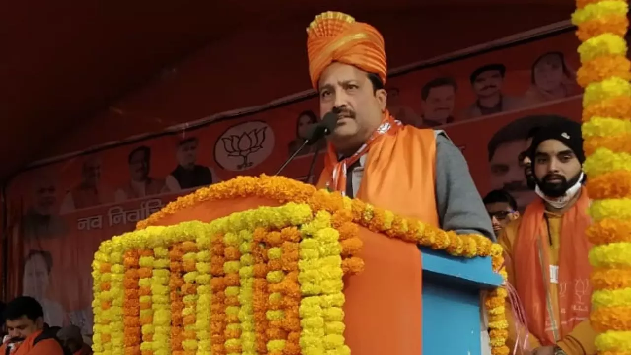 आधार कार्ड के बाद अब बिहार में भतार कार्ड और जुगाड़ कार्ड पर बवाल, कांग्रेस-RJD ने खोल दिए बीजेपी विधायक के धागे