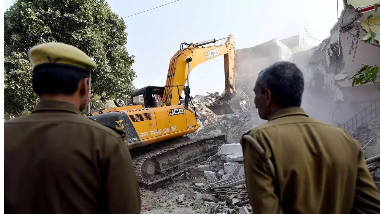 UP: बलिया में जाति-धर्म के नाम पर बवाल, अखिलेश यादव बोले - PDA को जितना दबाओगे....