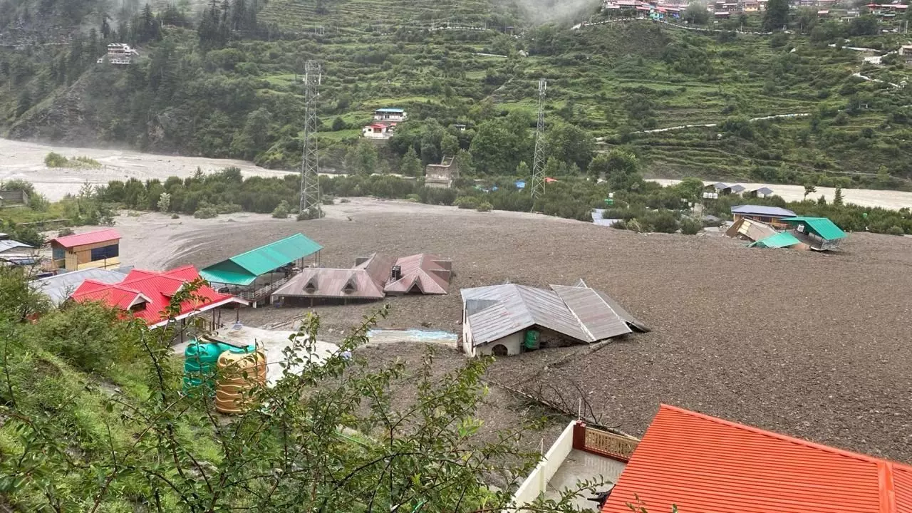 धराली हादसे का जिम्मेदार ग्लेशियर फॉल! 1.4 लाख स्विमिंग पूल जितना मलबा लाया मौत का सैलाब; सेटेलाइट डाटा से क्या चला पता?